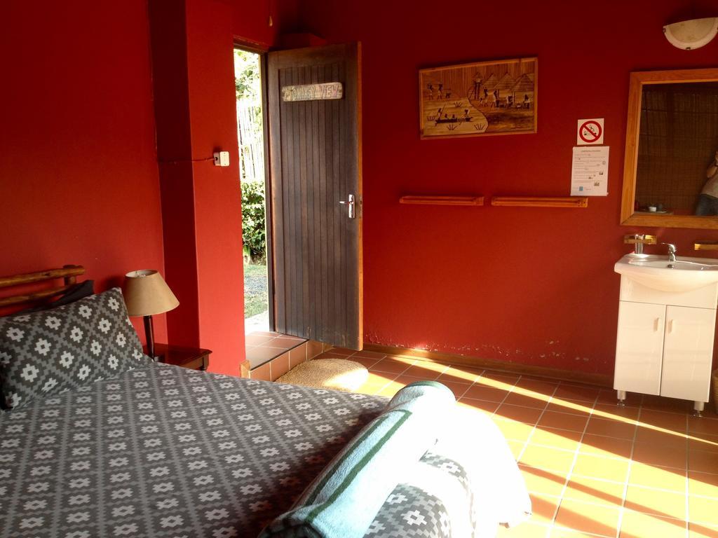 Hostel Jungle Monkey Backpackers Port Saint Johnʼs Zimmer foto